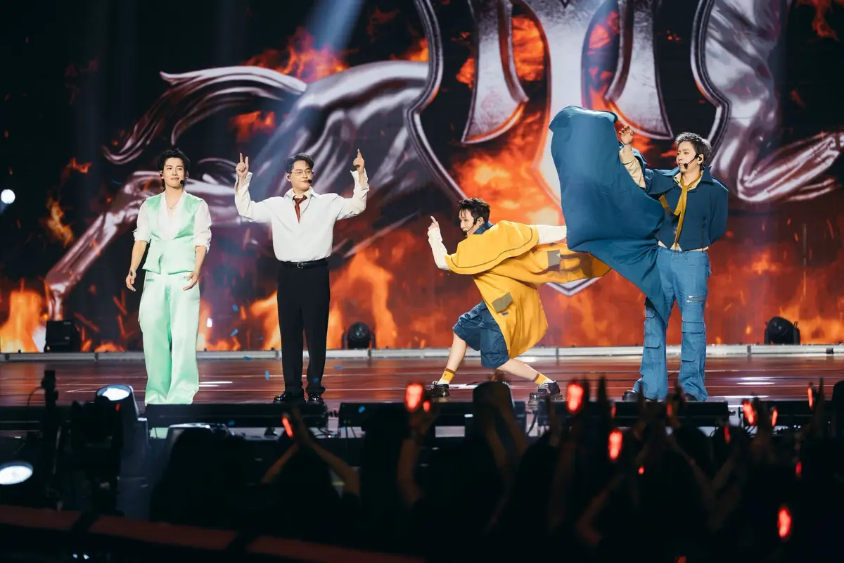 Cuộc chiến truyền thông nảy lửa của các 'ông lớn' ở chuỗi concert Việt