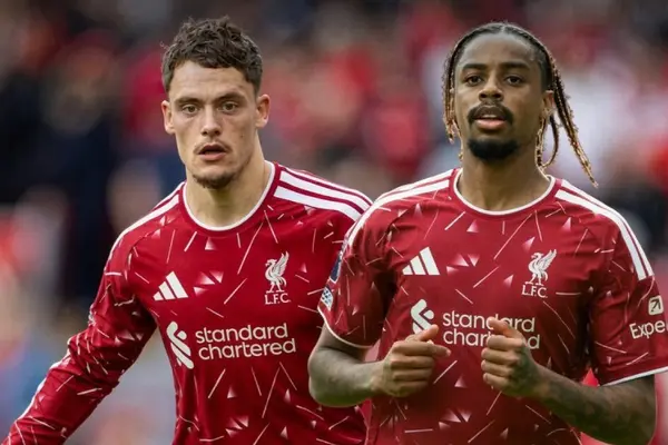 Cặp đôi 250 triệu euro của Liverpool hóa thảm họa