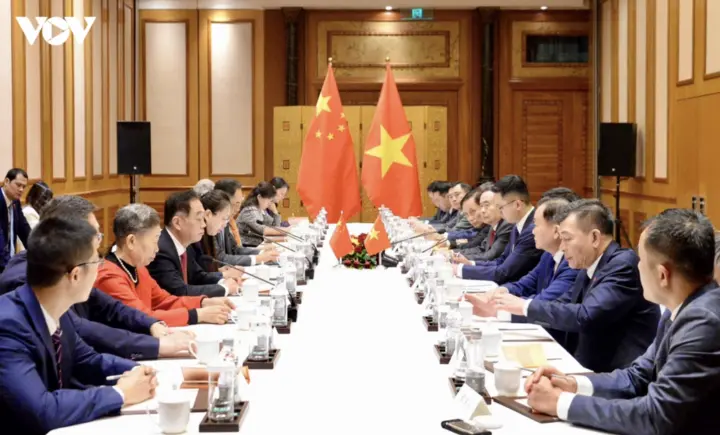 Đưa giao lưu nhân dân gắn với lợi ích thiết thực của người dân Việt - Trung