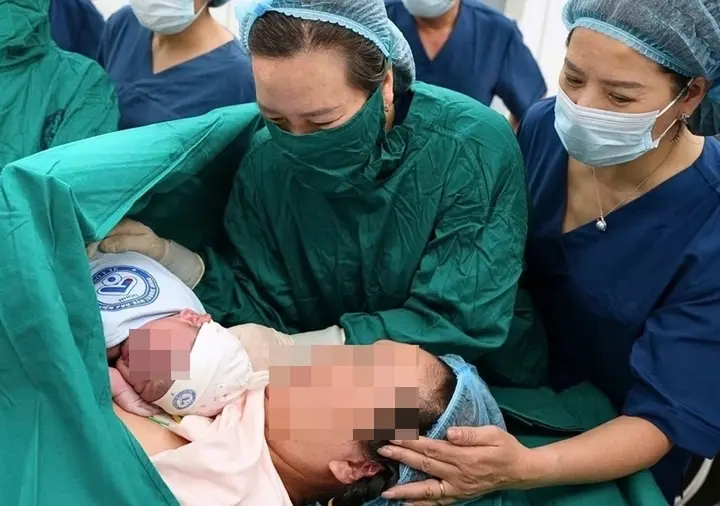 Đề xuất hỗ trợ tiền hoặc hiện vật cho trẻ đến 12 tháng tuổi