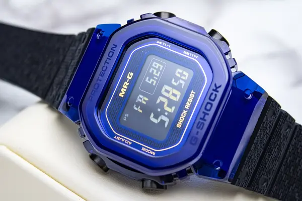 Đồng hồ bình dân Casio lần đầu chạm giá 80.000 USD