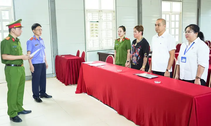 Khởi tố TikToker Thảo 'Ràn Ri'