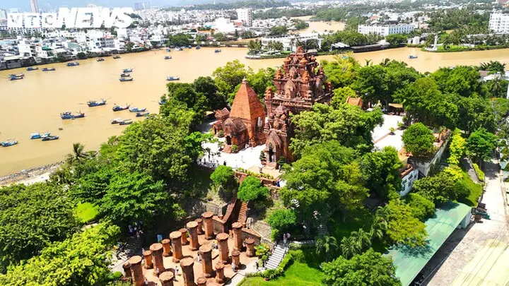 Chiêm ngưỡng kiến trúc độc đáo của di tích ngàn năm tuổi ở Khánh Hoà