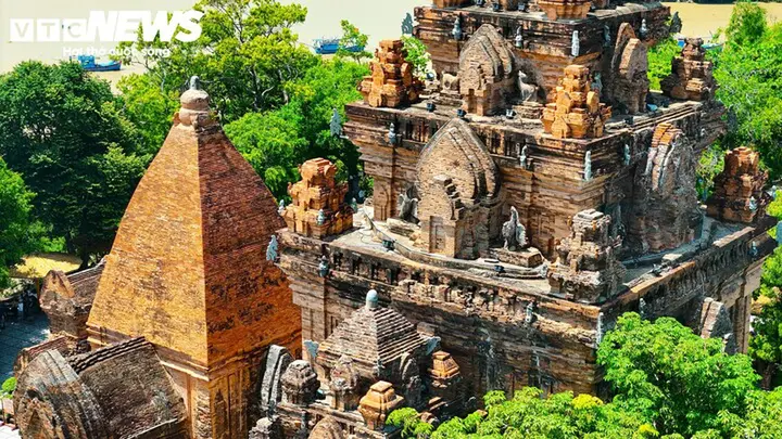 Chiêm ngưỡng kiến trúc độc đáo của di tích ngàn năm tuổi ở Khánh Hoà