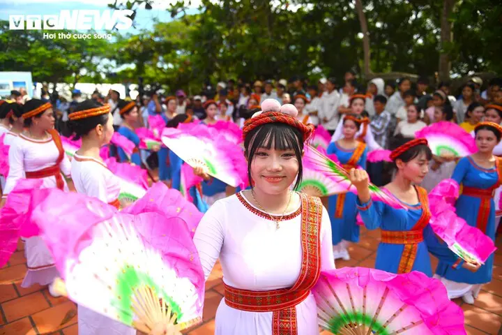 Ngắm nét hút hồn của những cô gái Chăm ở Lâm Đồng