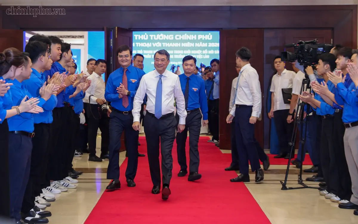 Thủ tướng đối thoại với thanh niên về khởi nghiệp và đổi mới sáng tạo