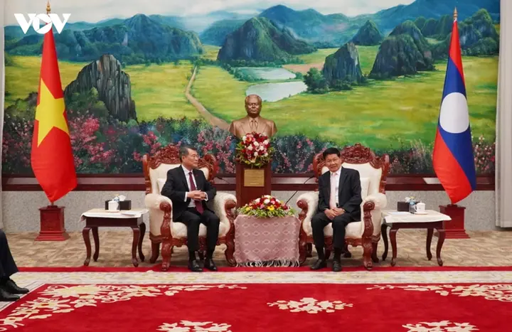 Thủ tướng Lê Minh Hưng hội kiến Tổng Bí thư, Chủ tịch nước Lào