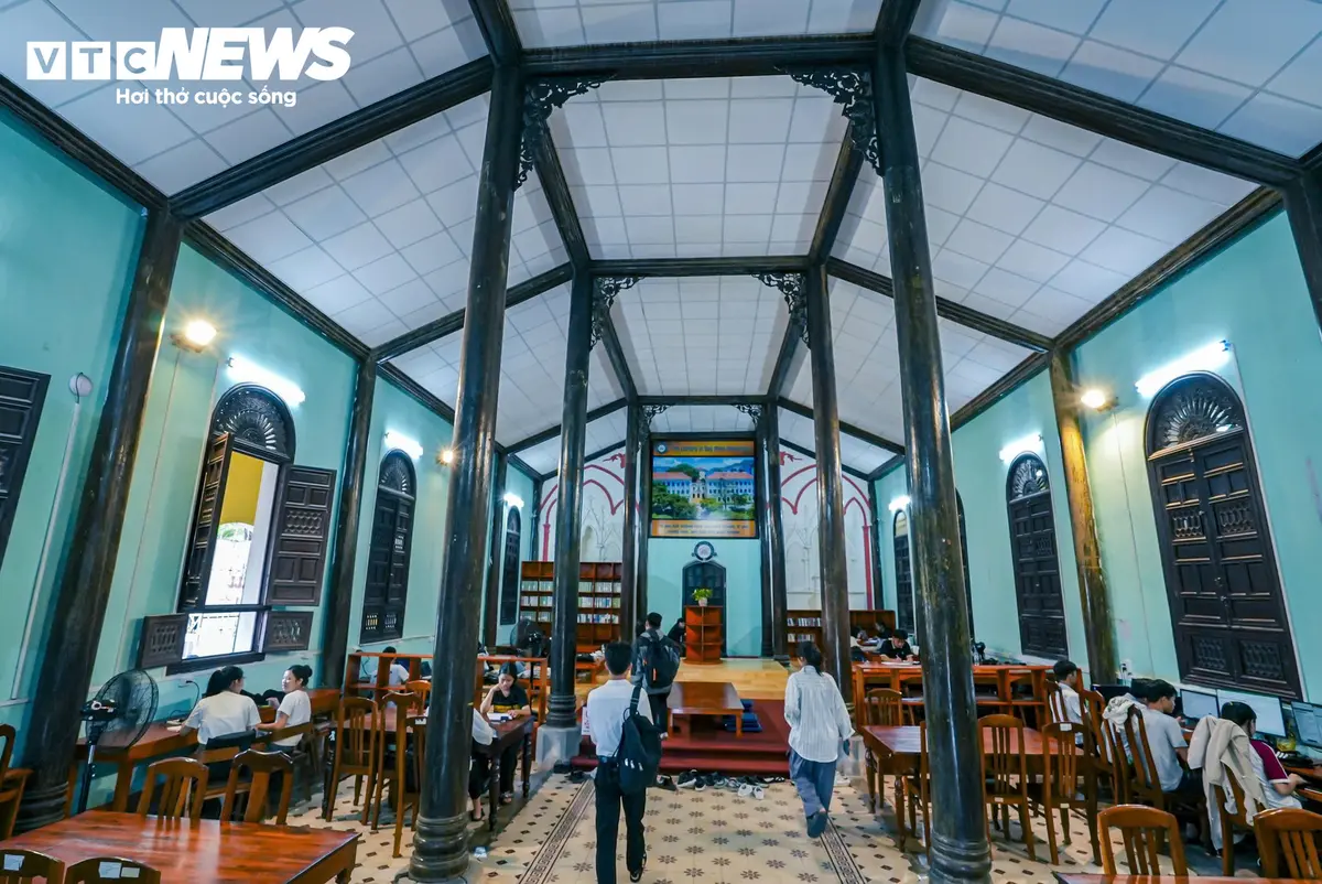 Khám phá Thư viện Đại học Quy Nhơn, kiến trúc Gothic gần 100 tuổi bên chân sóng