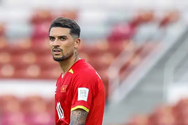 Phản ứng của Hoàng Hên khi chấn thương nặng sau FIFA ASEAN Cup