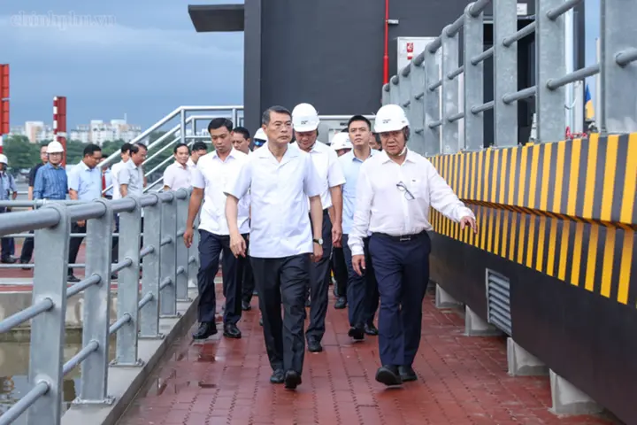 Thủ tướng kiểm tra dự án kiểm soát ngập cho 6,5 triệu dân TP.HCM sắp hoàn thành