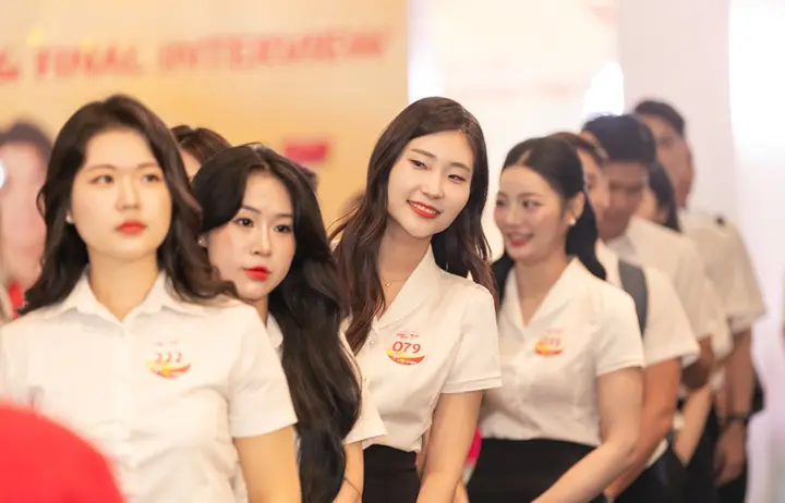 Khi bầu trời gọi tên những khát vọng trẻ