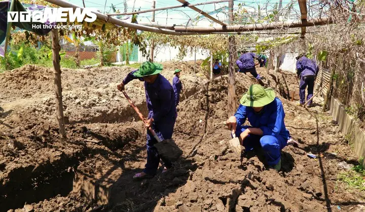 Tìm thấy 2 hài cốt liệt sĩ cùng di vật kháng chiến từ lời dặn của người mẹ