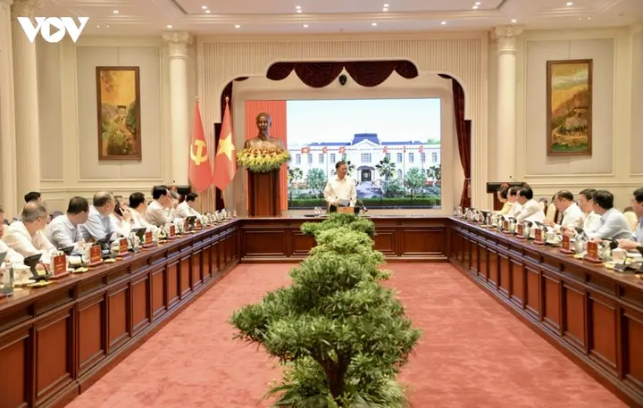 Không chỉ tìm người giỏi, mà phải để người giỏi làm được việc lớn