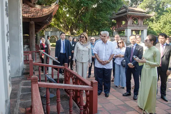 Tổng thống Panama và Phu nhân thăm Văn Miếu - Quốc Tử Giám