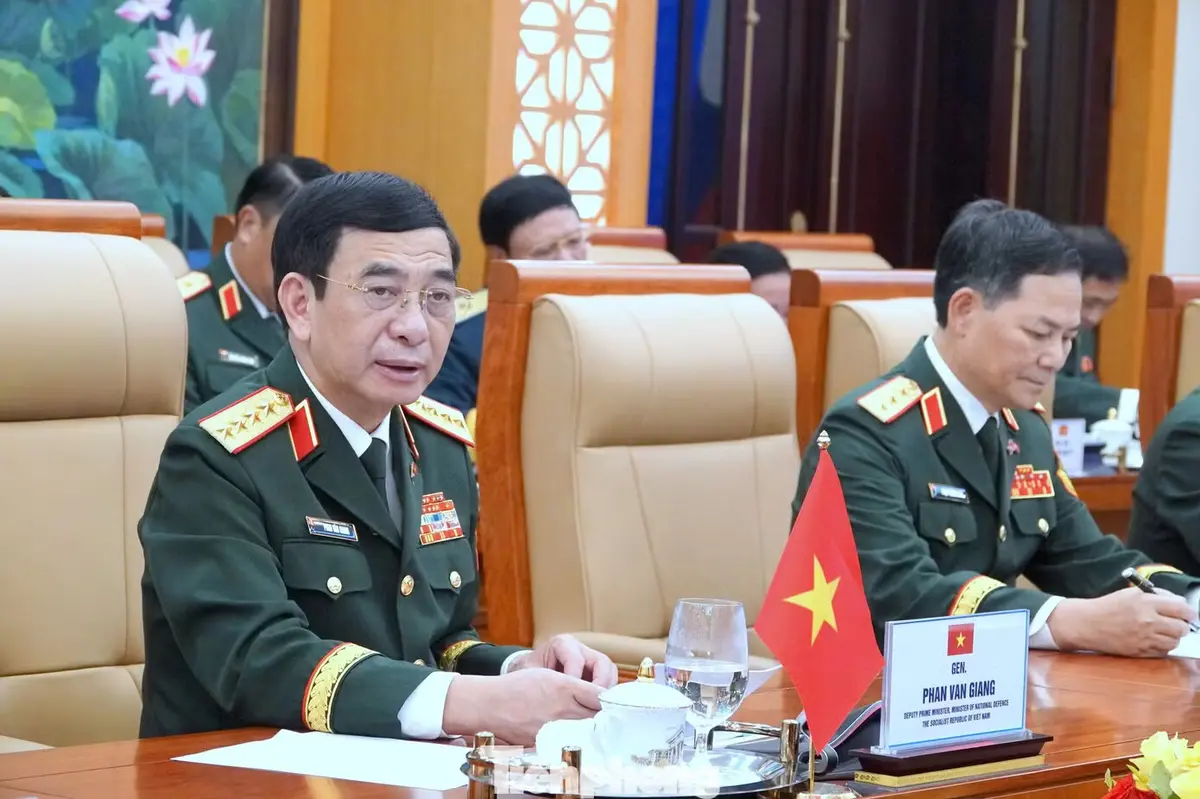 Đại tướng Lào và Đại tướng Campuchia tới Việt Nam dự diễn tập chung