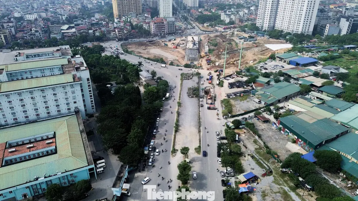 Cầu vượt Phạm Tu - đường 70 thành hình, đúc dầm chạy đua về đích cuối năm