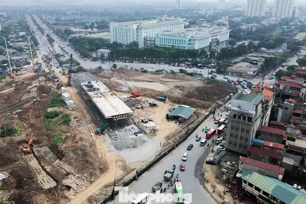 Cầu vượt Phạm Tu - đường 70 thành hình, đúc dầm chạy đua về đích cuối năm