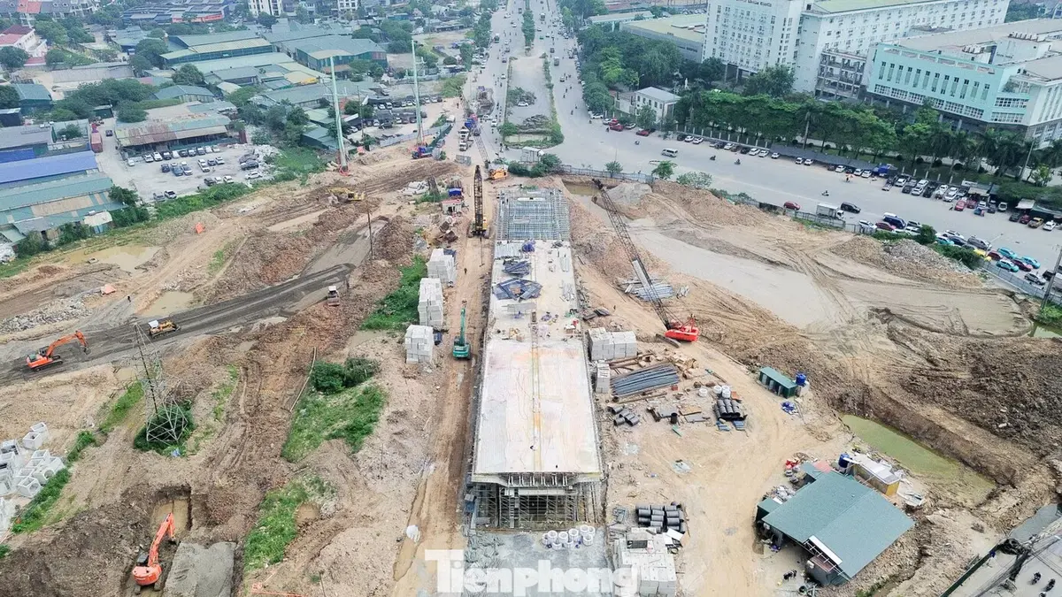 Cầu vượt Phạm Tu - đường 70 thành hình, đúc dầm chạy đua về đích cuối năm