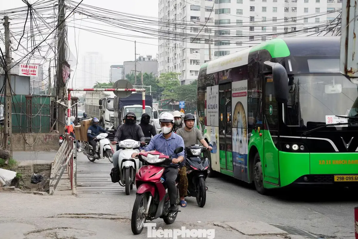 Cầu vượt Phạm Tu - đường 70 thành hình, đúc dầm chạy đua về đích cuối năm