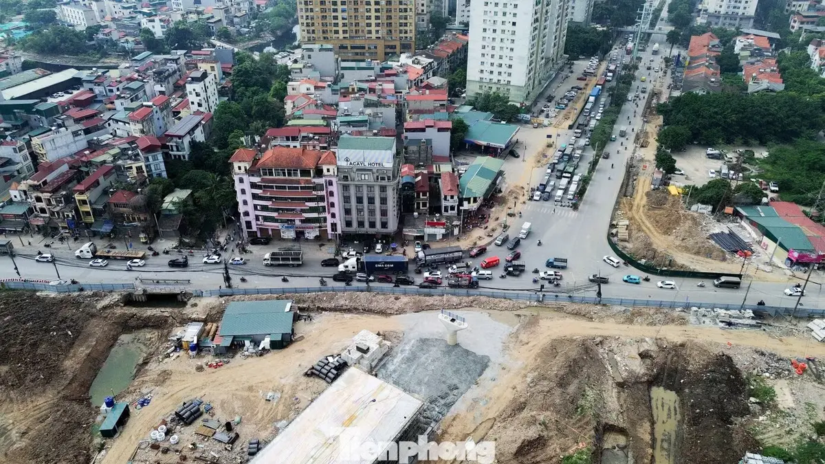 Cầu vượt Phạm Tu - đường 70 thành hình, đúc dầm chạy đua về đích cuối năm