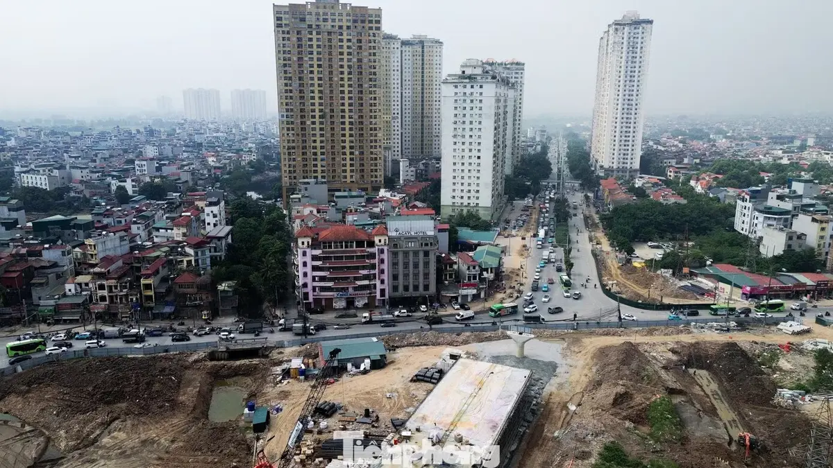 Cầu vượt Phạm Tu - đường 70 thành hình, đúc dầm chạy đua về đích cuối năm
