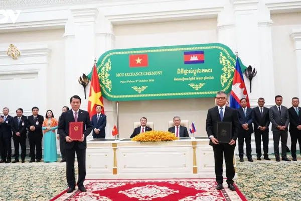 Lễ trao 6 văn kiện hợp tác song phương Việt Nam - Campuchia