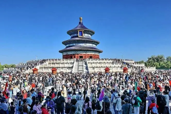 Con số sửng sốt khi 'cả thế giới biết người Trung Quốc đang nghỉ lễ'