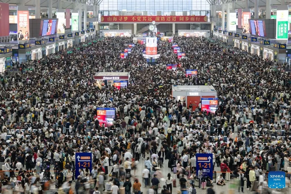 Trung Quốc phô diễn sức mạnh giao thông khi 'cả tỷ người đi du lịch'