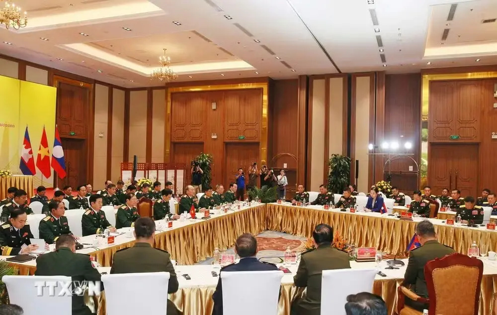 Cuộc gặp giữa Bộ trưởng Bộ Quốc phòng ba nước Việt Nam-Lào-Campuchia