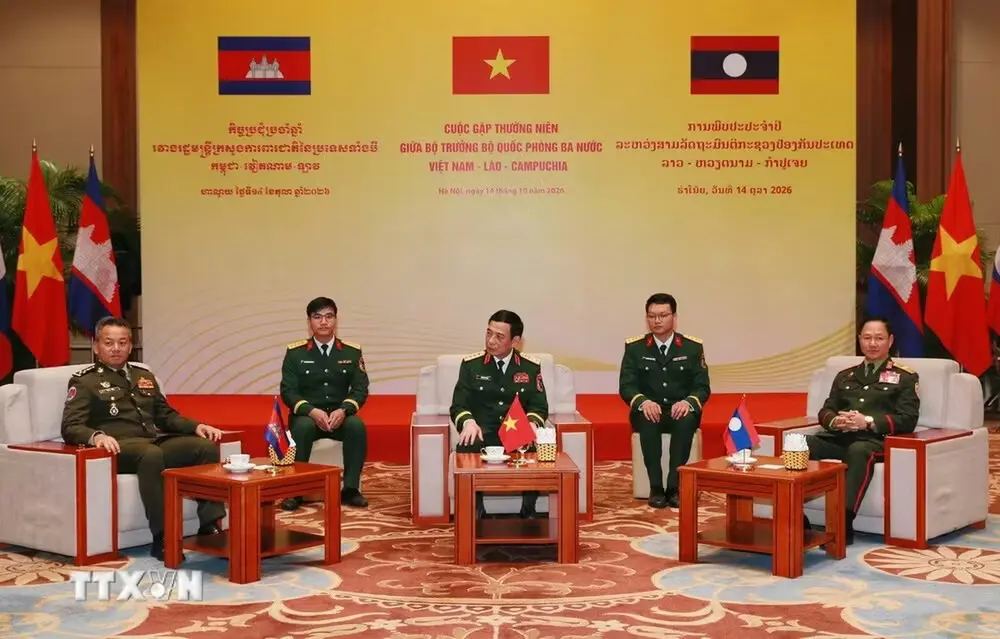 Cuộc gặp giữa Bộ trưởng Bộ Quốc phòng ba nước Việt Nam-Lào-Campuchia