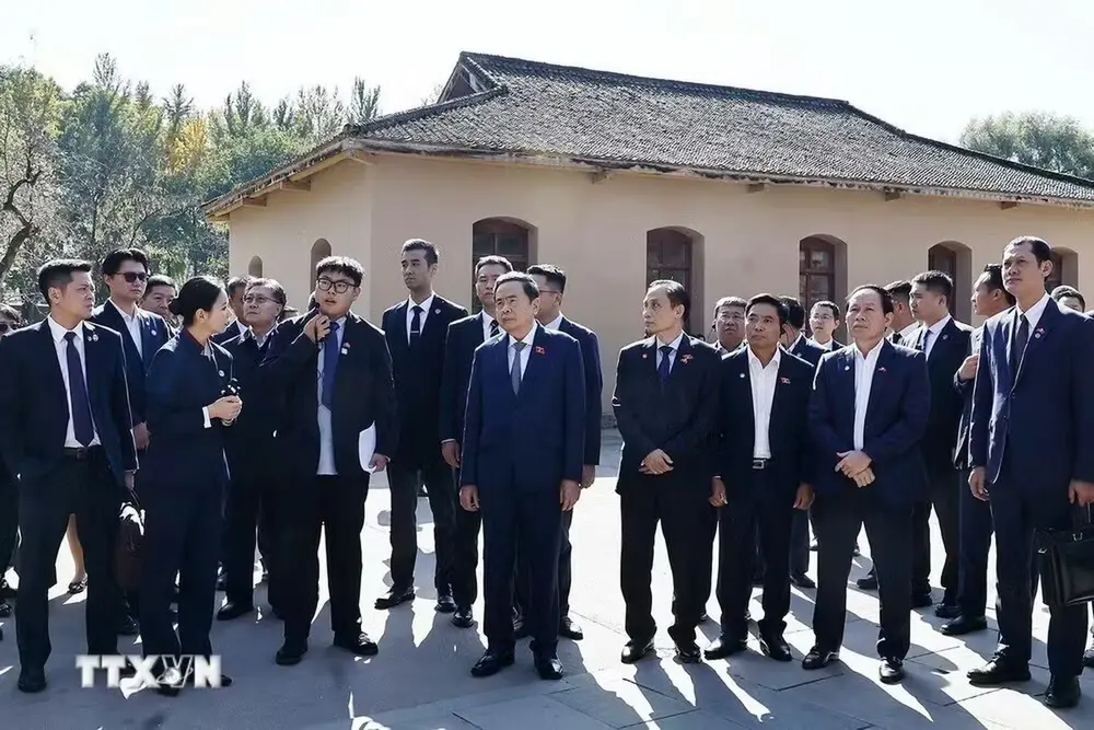 Chủ tịch Quốc hội thăm di tích lịch sử cách mạng tại tỉnh Thiểm Tây
