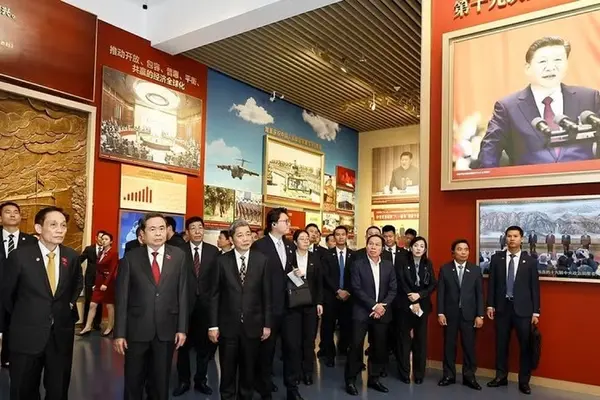 Chủ tịch Quốc hội Trần Thanh Mẫn thăm Bảo tàng Lịch sử Đảng Cộng sản Trung Quốc