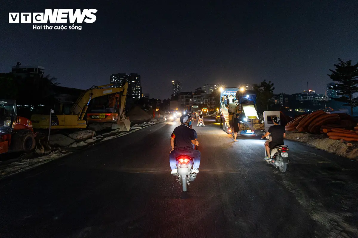 Cảnh sát 141 hóa trang xuyên đêm truy đuổi nhóm thanh thiếu niên ở Hà Nội