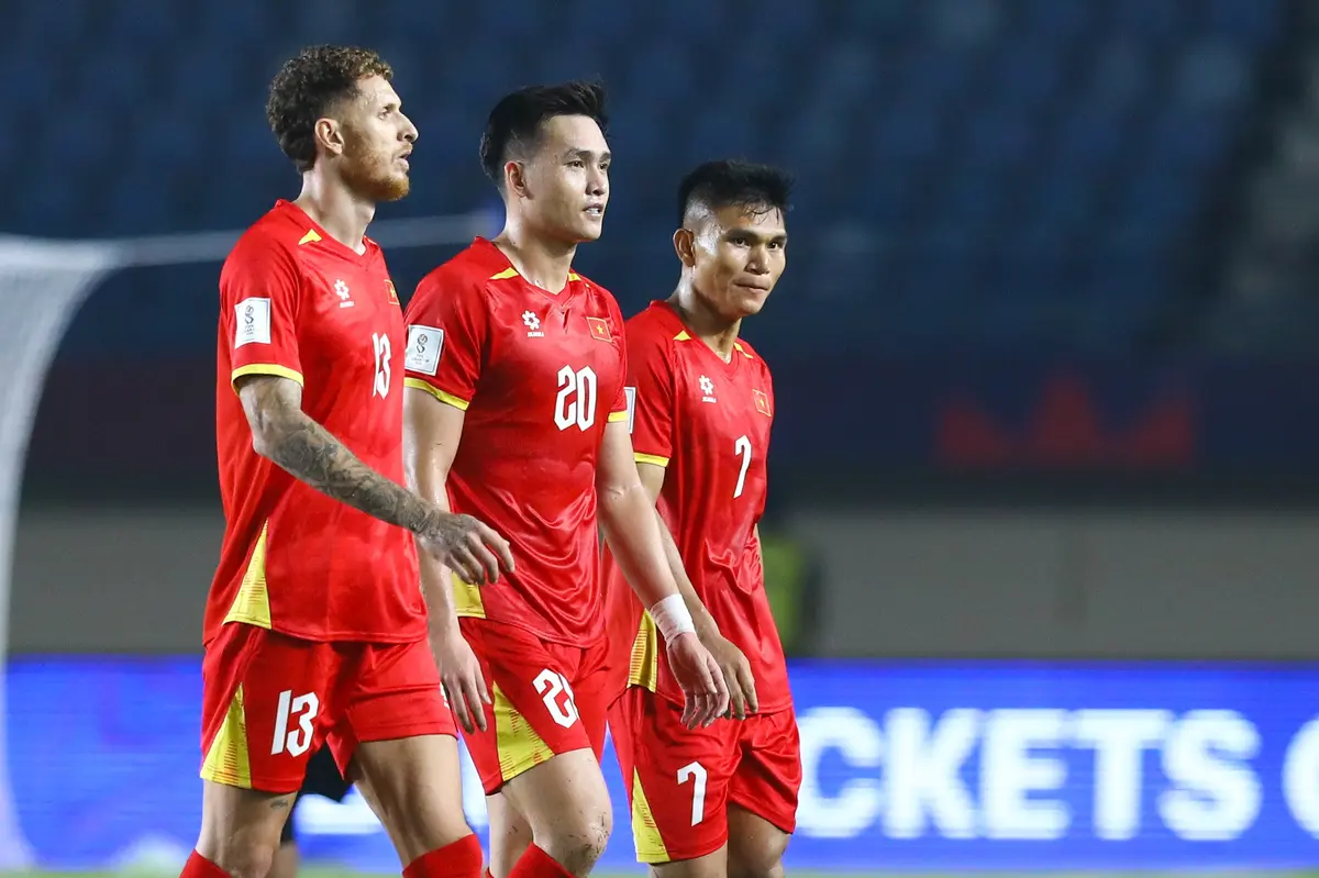 HLV Troussier: Việt Nam đừng đi đường tắt