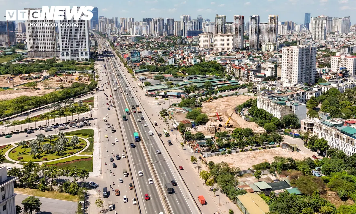 Giao thông trên Vành đai 3 trên cao trước đề xuất bỏ làn khẩn cấp