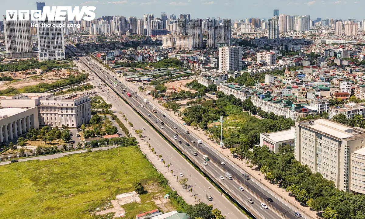 Giao thông trên Vành đai 3 trên cao trước đề xuất bỏ làn khẩn cấp