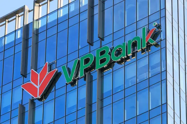 Thêm một ngân hàng tư nhân đạt 100.000 tỷ vốn điều lệ