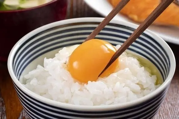 Tại sao người Nhật thích ăn trứng sống?