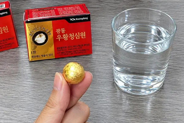 Rơi đũa khi đang ăn cơm, cụ ông được cho uống An cung, 1 ngày sau phải nhập viện