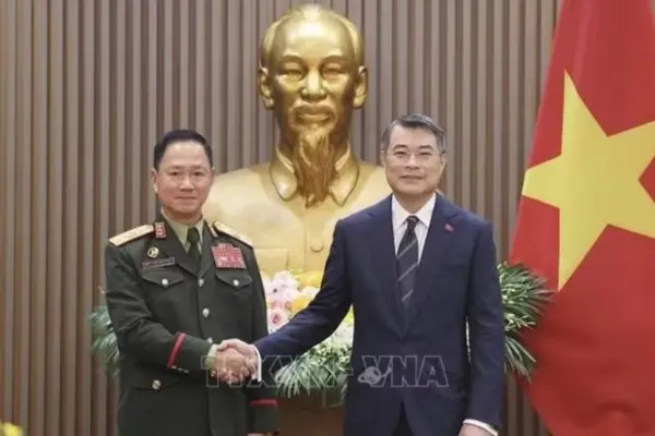 Thủ tướng tiếp Phó Thủ tướng, Bộ trưởng Quốc phòng Lào