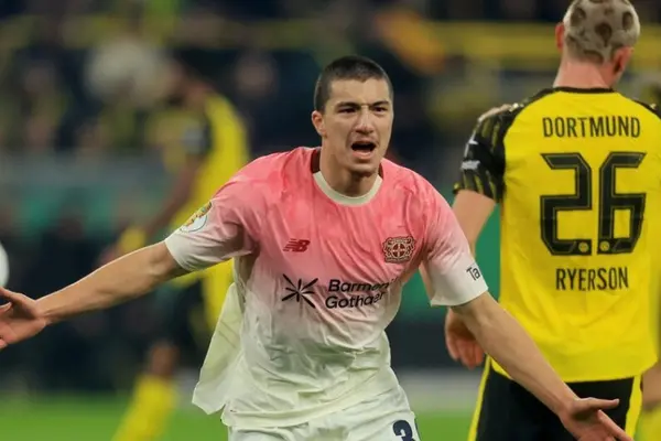 Leverkusen tăng lương giữ chân ngôi sao gốc Việt