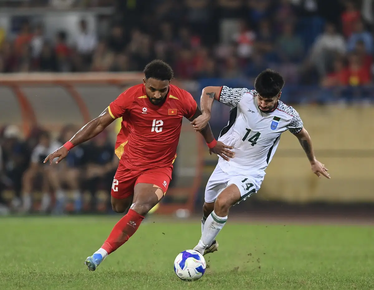 HLV Troussier: Việt Nam đừng đi đường tắt