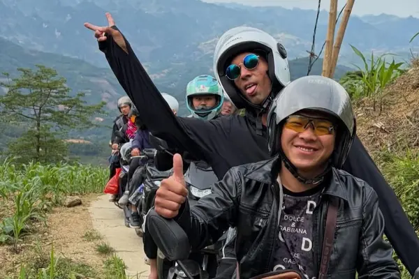 Tôi từ Ấn Độ đến Việt Nam phượt xe máy 2.100 km