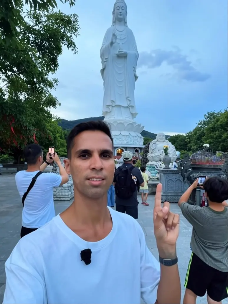 Tôi từ Ấn Độ đến Việt Nam phượt xe máy 2.100 km